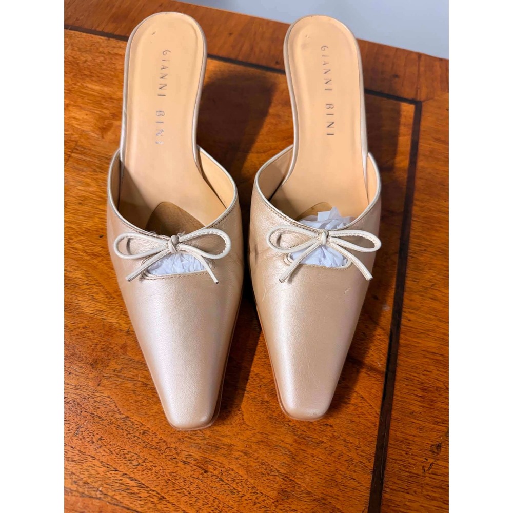 Vtg y2k Gianni Bini 8 M Champagne Gold Mule Kitten Heels Pointed Toe Bow Leather